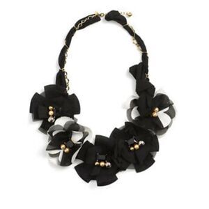 💜 Kate Spade Silk Flowers with Pearl Detail Statement Necklace